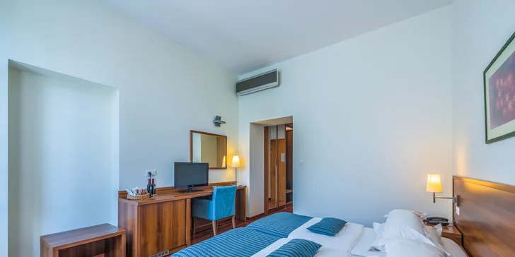 Dovolenka na Brači: 4* hotel pri pláži, balkón alebo terasa a raňajky v cene, dieťa do 11,9 rokov zdarma