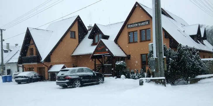 Dovolenka na čerstvom vzduchu pod Tatrami v Penzióne Kamzík*** s turistikou, relax zónou aj polpenziou