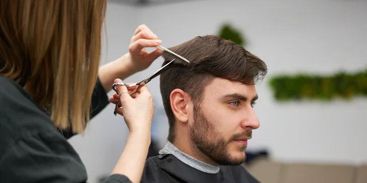 Pánsky, dámsky či detský strih, farbenie alebo kúra na vlasy v salóne Matrix