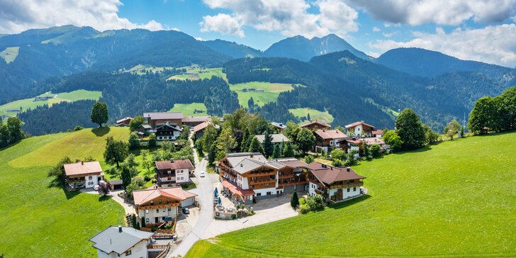 Kitzbühelské Alpy: letný a jesenný pobyt v horskom penzióne s polpenziou a zľavovou kartou, noc zdarma