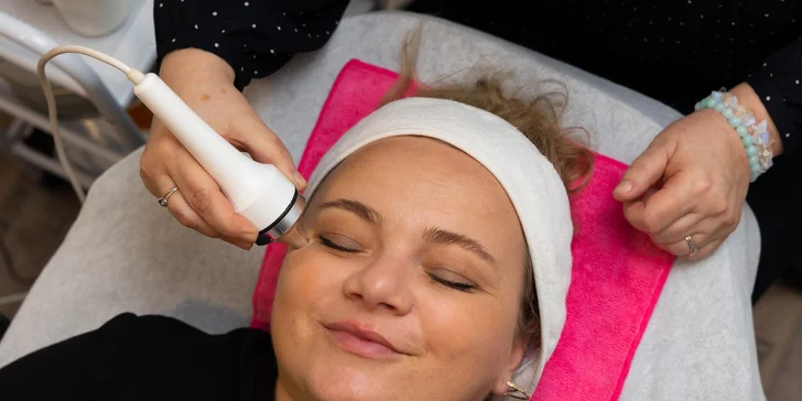 Laserová diagnostika alebo ošetrenia pleti