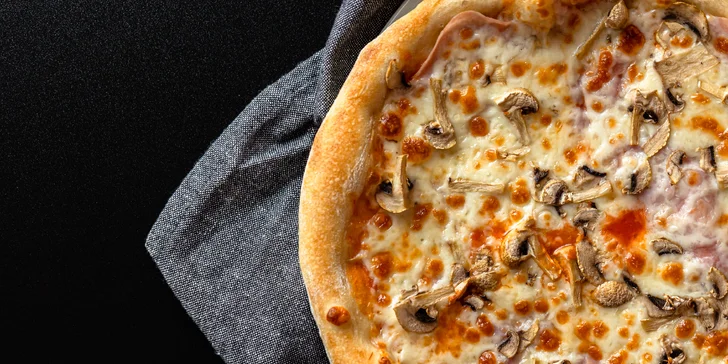 5 druhov chrumkavej pizze, teriyaki bowl s kuracím mäsom alebo tofu či šťavnatý burger s domácimi hranolčekmi