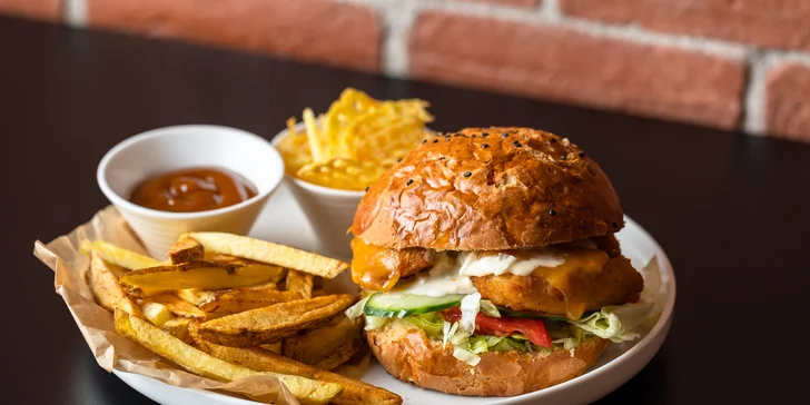 5 druhov chrumkavej pizze, teriyaki bowl s kuracím mäsom alebo tofu či šťavnatý burger s domácimi hranolčekmi