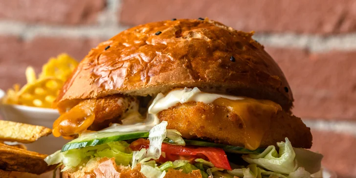 5 druhov chrumkavej pizze, teriyaki bowl s kuracím mäsom alebo tofu či šťavnatý burger s domácimi hranolčekmi