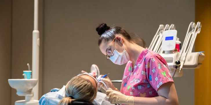 Dentálna hygiena pre deti i dospelých, ambulantné bielenie zubov aj ošetrenie zubného kazu