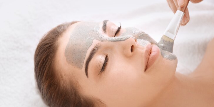 Hĺbkové čistenie, masáž tváre, mikromasáž očného okolia, liftingové ošetrenie pleti alebo manikúra s gél lakom