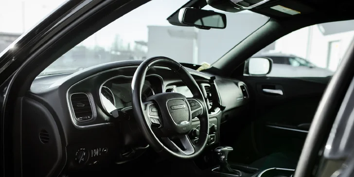 Jazda ako vodič či spolujazdec v DODGE CHARGER, pre deti možnosť auto naštartovať a odfotografovať sa