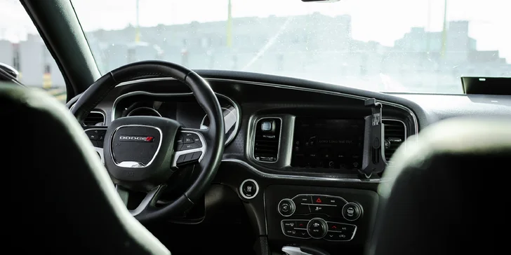 Jazda ako vodič či spolujazdec v DODGE CHARGER, pre deti možnosť auto naštartovať a odfotografovať sa