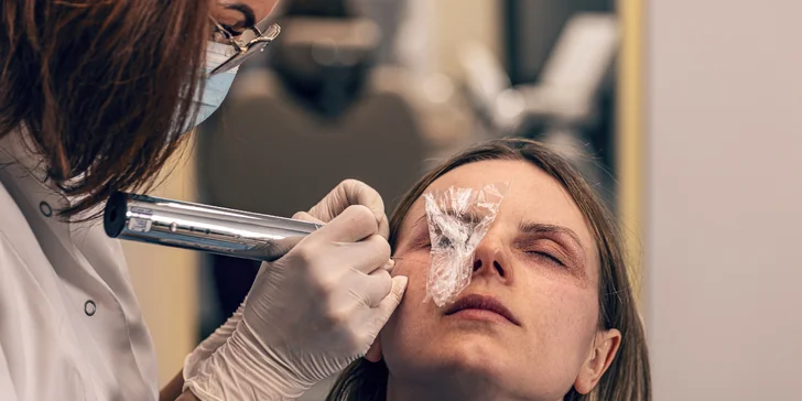 Vyhladenie vrások, nadvihnutie viečok a Mikroihličková mezoterapia pre krásnu pleť