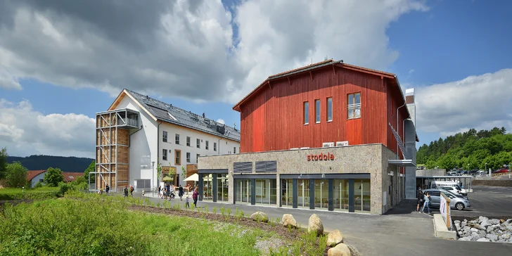 Objavte juhočeské more: polpenzia, vstupenky do vodného sveta aj na chodník korunami stromov