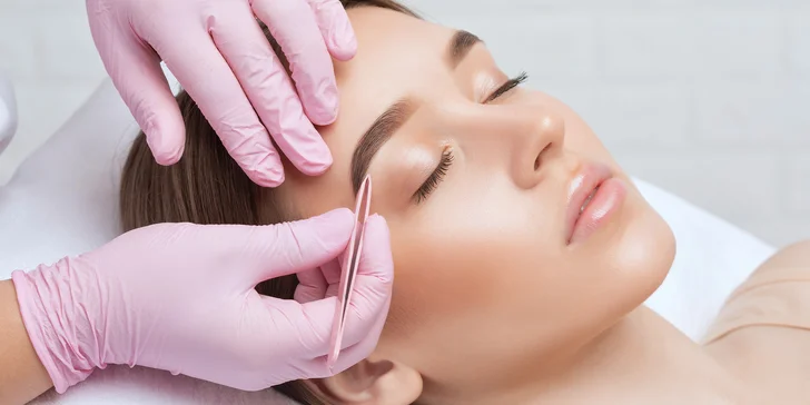Úprava obočia a rias: Farbenie Hennou, laminácia či Lash lift