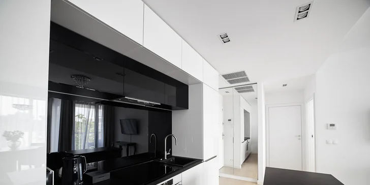 Pobyt pri Balte a jazere Jamno: špičkové apartmány na skok od pláže, so stravou aj wellness