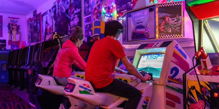 Vstúpte do sveta retro videohier v RGB Aréne