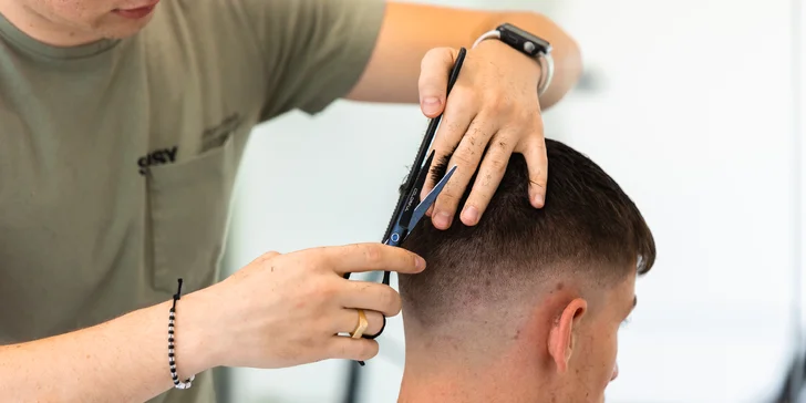 Služby barbera pre pánov i deti: junior strih alebo pánsky strih