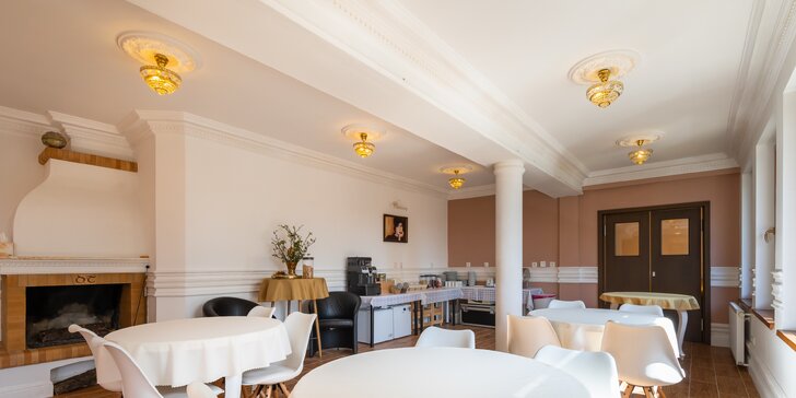 Malé Karpaty: Luxusný hotel na Pezinskej Babe, pobyt s raňajkami alebo apartmán až pre 8 osôb