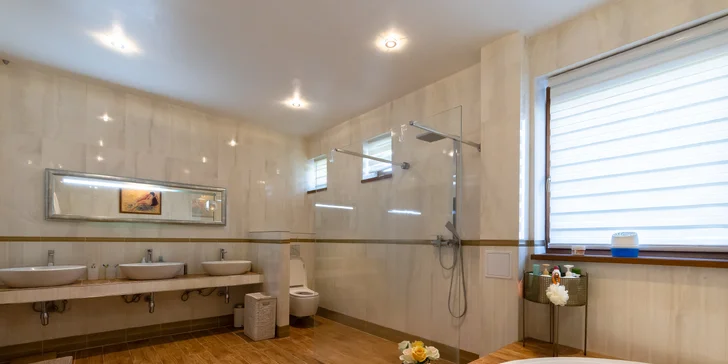 Malé Karpaty: Luxusný hotel na Pezinskej Babe, pobyt s raňajkami alebo apartmán až pre 8 osôb