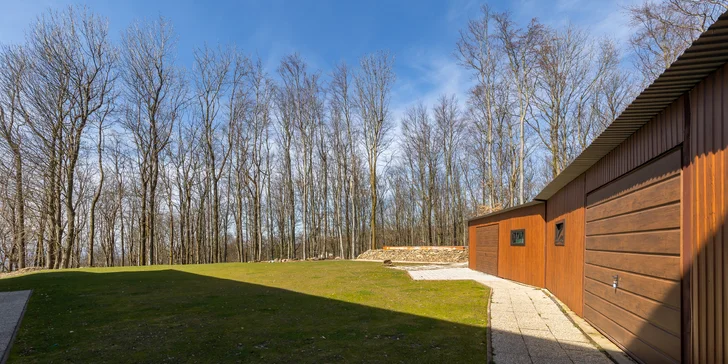Malé Karpaty: Luxusný hotel na Pezinskej Babe, pobyt s raňajkami alebo apartmán až pre 8 osôb