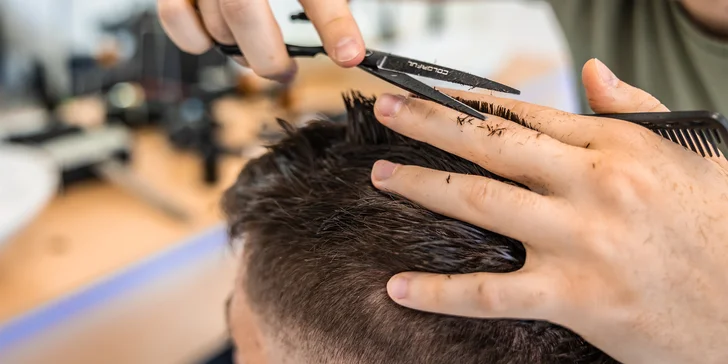 Služby barbera pre pánov i deti: junior strih alebo pánsky strih