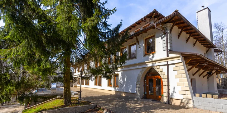 Malé Karpaty: Luxusný hotel na Pezinskej Babe, pobyt s raňajkami alebo apartmán až pre 8 osôb