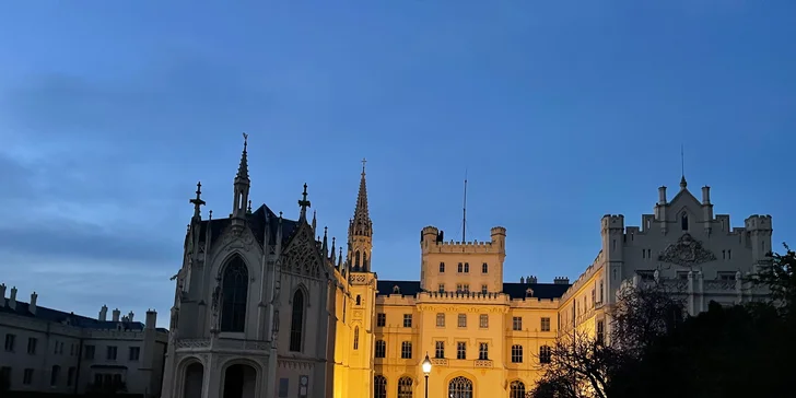 Dovolenka v Zámockom hoteli Lednice: terasa s výhľadom na zámok, raňajky či polpenzia a víno