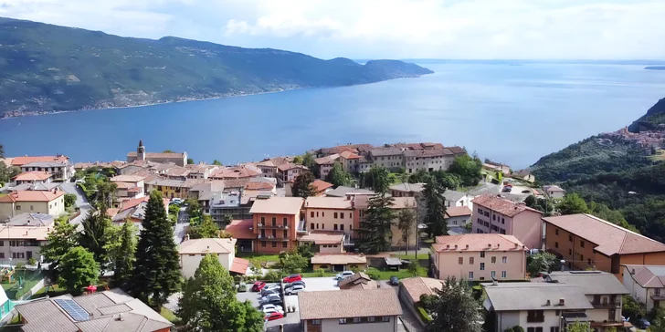 Dovolenka v Tignale pri Lago di Garda: polpenzia, bazén a vstupenky aj zľavy na atrakcie