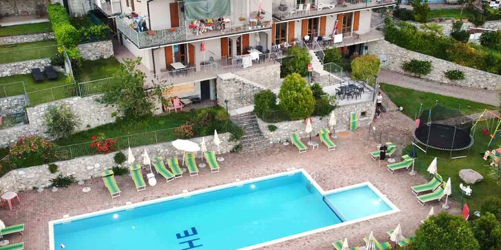 Dovolenka v Tignale pri Lago di Garda: polpenzia, bazén a vstupenky aj zľavy na atrakcie