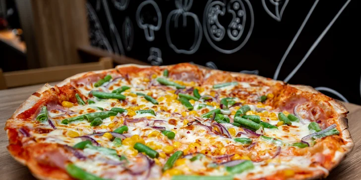 Chrumkavá KLASIK alebo MEGA pizza podľa výberu. Na výber až 12 rôznych druhov!