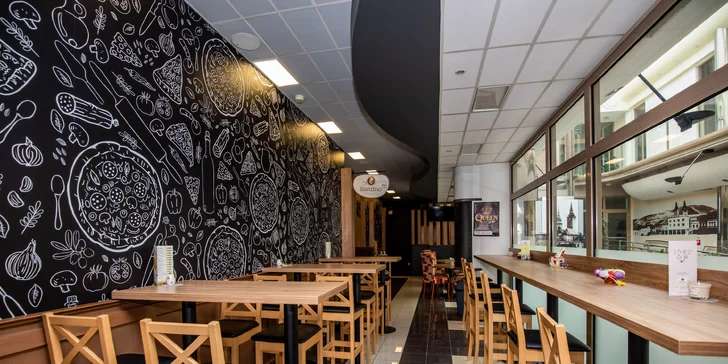 Chrumkavá KLASIK alebo MEGA pizza podľa výberu. Na výber až 12 rôznych druhov!