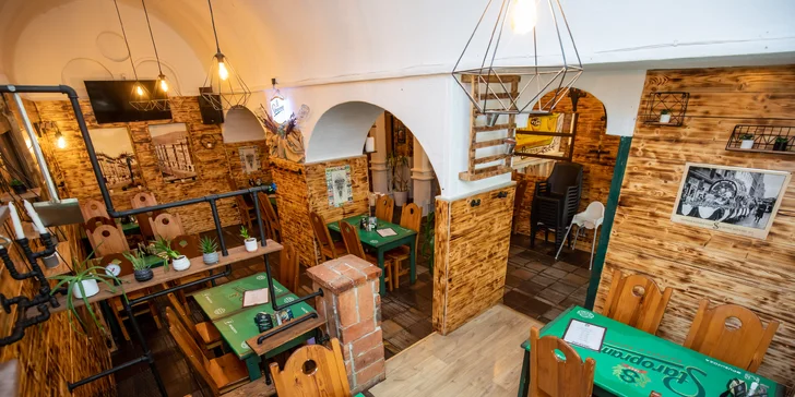 Jedinečná štvorcová pizza v Pube u Joža priamo v centre Žiliny na Bulvári