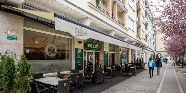 Jedinečná štvorcová pizza v Pube u Joža priamo v centre Žiliny na Bulvári