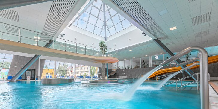 Letné poldenné vstupy do AquaRelax Dolný Kubín: Plavecký bazén + Vodný svet + Letná Aqua!