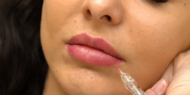 Permanentný make-up: Očná linka, microblading obočia či akvarelové pery