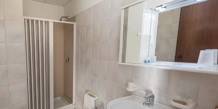 Dovolenka v Taliansku s raňajkami a ochutnávkou vín: 800 m na pláž Lago Trasimeno, vonkajší bazén