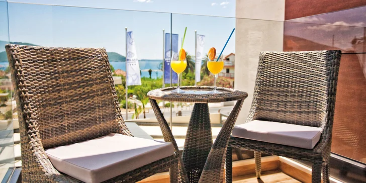 Kotorský záliv v Čiernej Hore: 4* hotel pri mori, raňajky a neobmedzený wellness so strešným bazénom