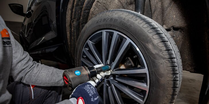 Prezúvanie pneumatík s vyvážením a s možnosťou uskladnenia pneumatík