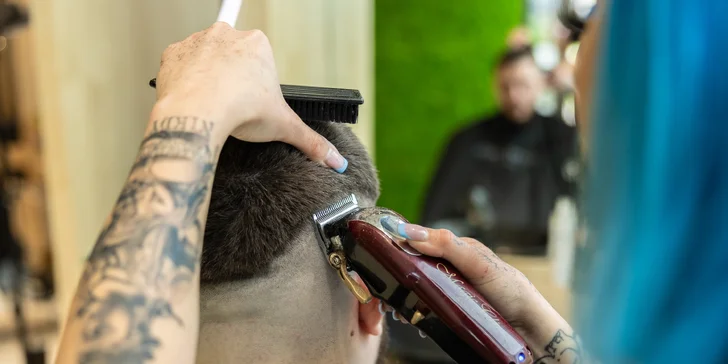 Barberské služby: pánsky strih a úprava brady strojčekom alebo britvou v BEGENTLEMAN BARBER & STORE