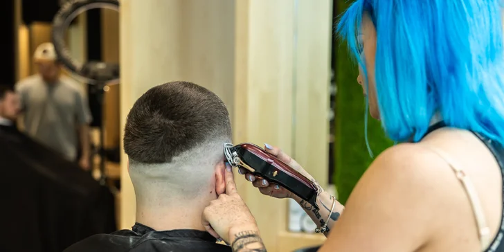 Barberské služby: pánsky strih a úprava brady strojčekom alebo britvou v BEGENTLEMAN BARBER & STORE