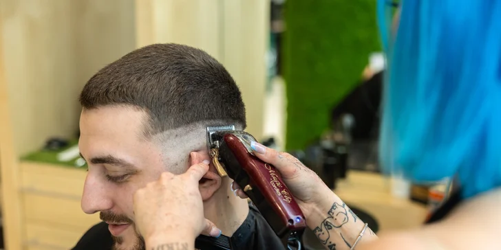 Barberské služby: pánsky strih a úprava brady strojčekom alebo britvou v BEGENTLEMAN BARBER & STORE