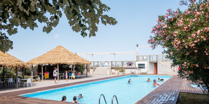 Leto v talianskej Ravenne: hotel pri mori, plná penzia, neobmedzené nápoje, vonkajší bazén a zábava