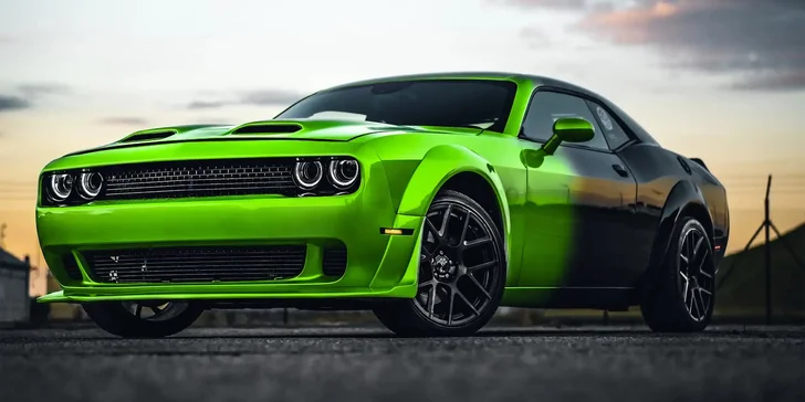 Superjazda v nadupanom DODGE CHALLENGER WIDEBODY 5.7 V8 HEMI na 15 - 60 minút vrátane pohonných hmôt a spolujazdcov zadarmo