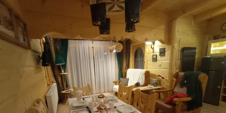 Domčeky ako z rozprávky v poľských Tatrách: výhľady, ručne robený nábytok, krb aj relax vo vírivke