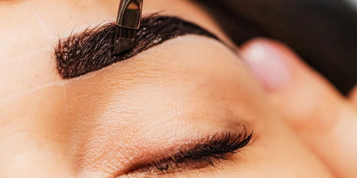 Jarné ošetrenie, laminácia alebo microblading s korekciou v salóne Hair.ly