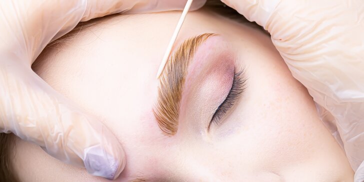 Jarné ošetrenie, laminácia alebo microblading s korekciou v salóne Hair.ly