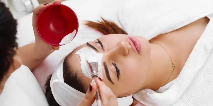 Jarné ošetrenie, laminácia alebo microblading s korekciou v salóne Hair.ly