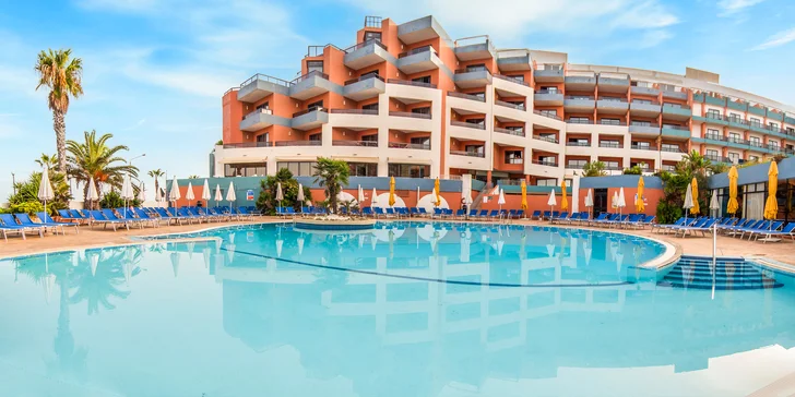 Malta a St. Paul's Bay: 4* hotel pri známej pláži Bugibba Beach, neobmedzený wellness aj raňajky