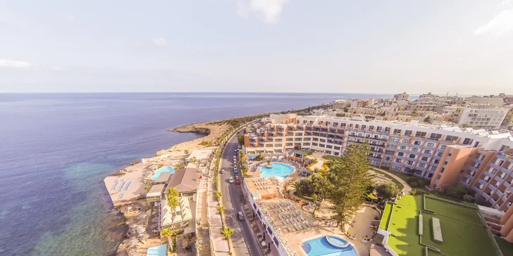 Malta a St. Paul's Bay: 4* hotel pri známej pláži Bugibba Beach, neobmedzený wellness aj raňajky