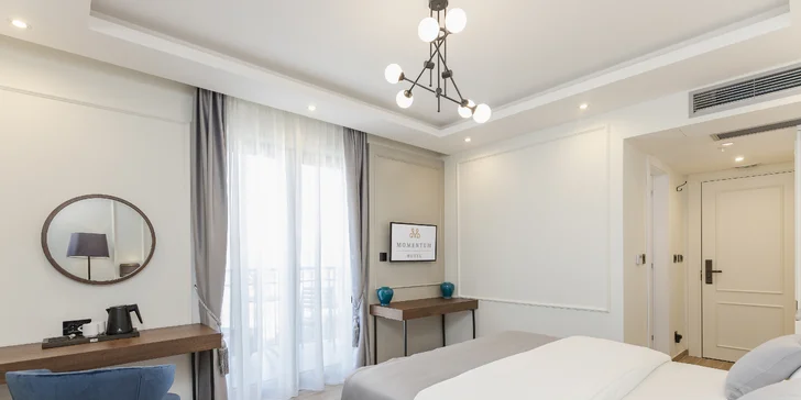 Dovolenka v Čiernej Hore: elegantný hotel v Budve s vonkajším bazénom a raňajkami, 1 dieťa zadarmo