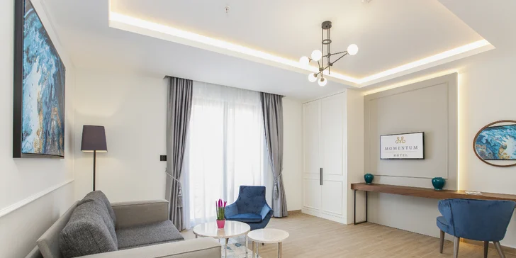 Dovolenka v Čiernej Hore: elegantný hotel v Budve s vonkajším bazénom a raňajkami, 1 dieťa zadarmo
