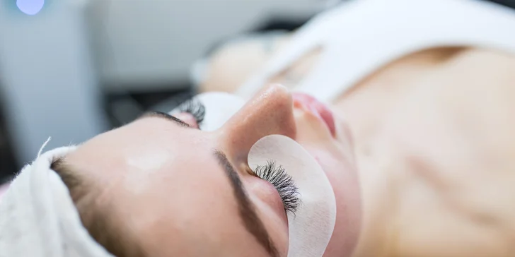 Zvodný pohľad v NAYTILUS: Lash lifting, laminácia obočia alebo 1D či 5D riasy