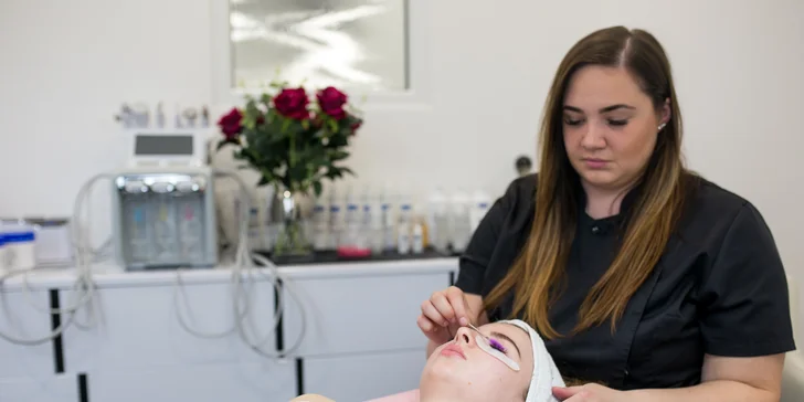 Zvodný pohľad v NAYTILUS: Lash lifting, laminácia obočia alebo 1D či 5D riasy